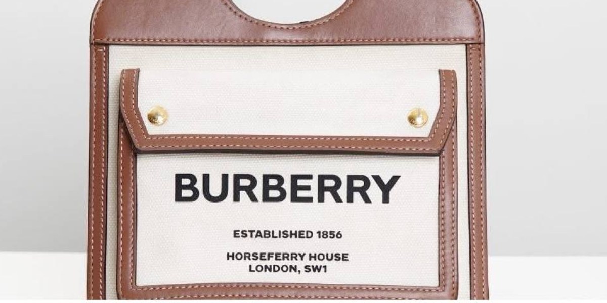 Túi Burberry Pocket sau khi phục hồi tại Foxpro