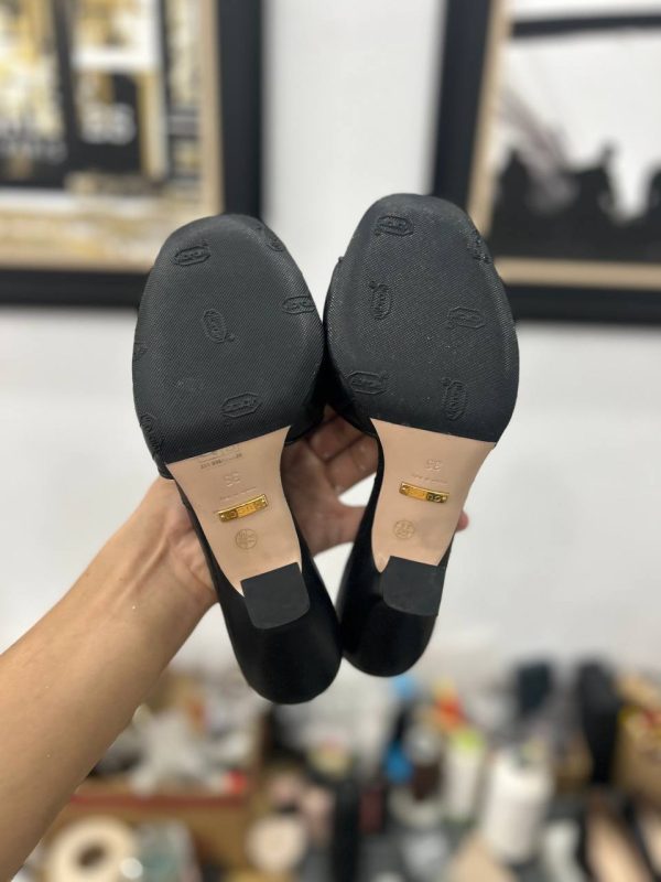 Giày cao gót sau khi dán đế Vibram đen chống mòn
